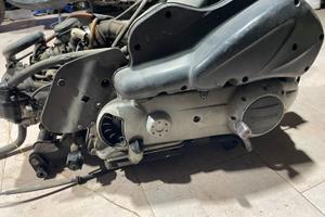 Motore piaggio beverly 250cc a carburatore