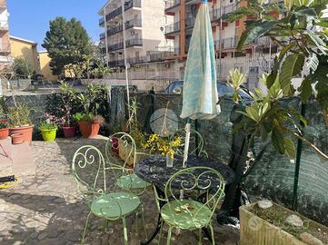 2 LOCALI A FALCONARA ALBANESE