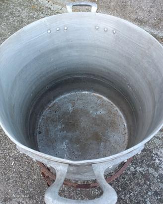 CONTENITORE GRANDE CON PIEDISTALLO