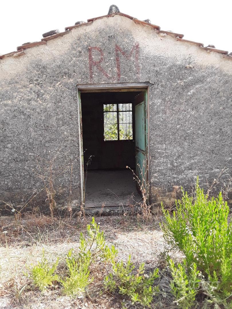 TERRENO 20000 mq tra torrenti e pozzi + rudere C - Vista 4
