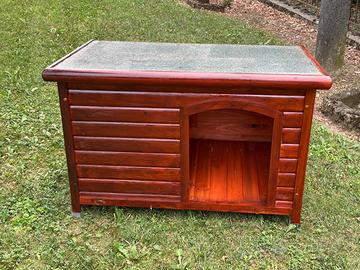 Casetta in legno per cani – come nuova