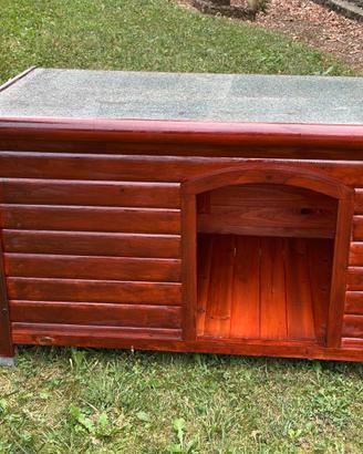 Casetta in legno per cani – come nuova