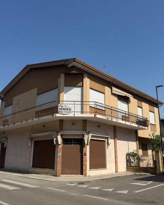 Casa indipendente di 478 m² con più di 5 locali e 