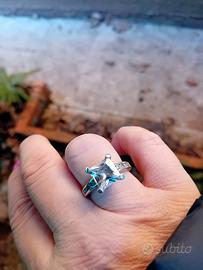 anello con grande Zircone 