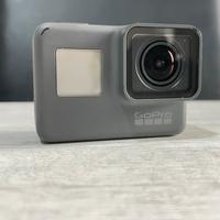 gopro hero 2018 completa di attrezzatura