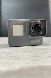 gopro hero 2018 completa di attrezzatura