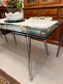 Tavolo in cristallo