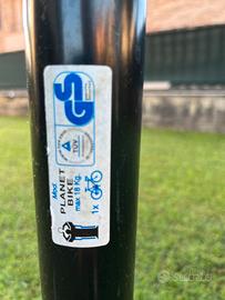 Supporto per manutenzione biciclette