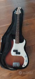 Basso Fender + amplificatore Fender Rumble 25