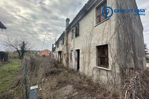 TERRENO EDIFICABILE RESIDENZIALE CON FABBRICATO DA