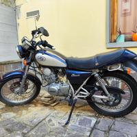 Moto Yamaha sr250