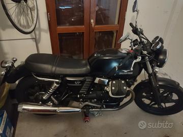 moto guzzi V7 stone 2013