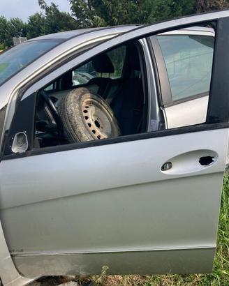 PORTIERA ANTERIORE SINISTRA MERCEDES Classe A W169