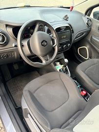 Autocarro 4 posti  Renault Captur