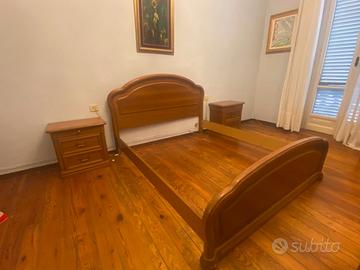Camera da letto matrimoniale in legno massello