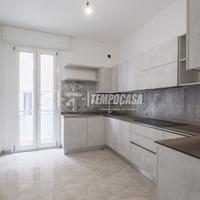 APPARTAMENTO RISTRUTTURATO CON 3 CAMERE DA LETTO E