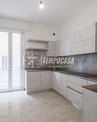 APPARTAMENTO RISTRUTTURATO CON 3 CAMERE DA LETTO E