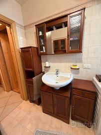 Arredo bagno completo in legno