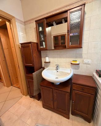 Arredo bagno completo in legno