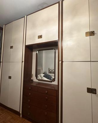 Armadio vintage anni '70 con specchio e cassettier