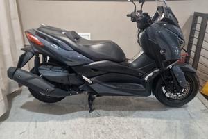 Yamaha X-Max 400