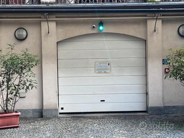 Posto auto h24 in sylos appena ristrutturato