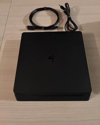 Ps4 slim + 5 giochi