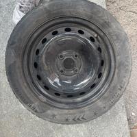 4 Gomme Invernali 185/60 R15 con Cerchi in Ferro