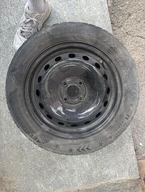 4 Gomme Invernali 185/60 R15 con Cerchi in Ferro