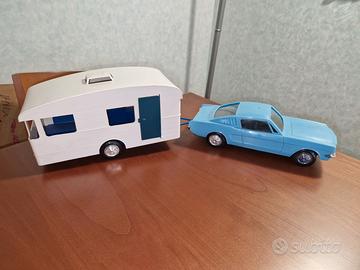 Auto con roulotte giocattolo vintage anni 70