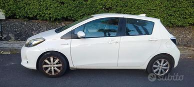 Toyota Yaris hybrid 1.5 2014