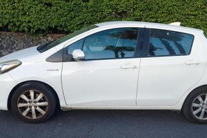 Toyota Yaris hybrid 1.5 2014