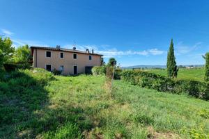 Casa indipendente di 100 m² con 4 locali a Certald