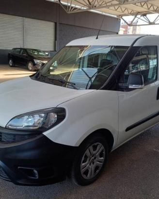 FIAT DOBLO' 1.6mjt DOPPIA PORTA LATERALE