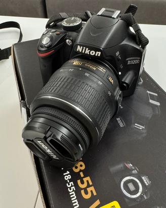 Reflex Nikon D3200 + obbiettivi + corredo