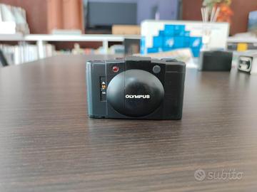 OLYMPUS XA-2 XA2 - FUNZIONANTE - BATTERIA NUOVA