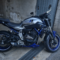 Yamaha Mt-07 Race blu