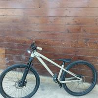 COMMENCAL ABSOLUT 2023