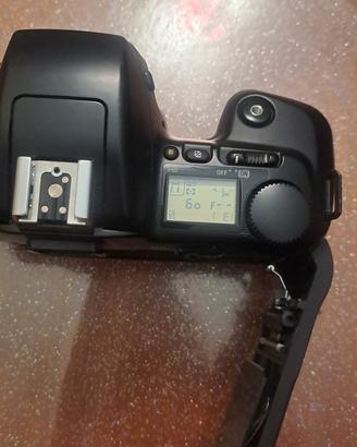 Nikon N6006 o F601 AF più flash Sunpak