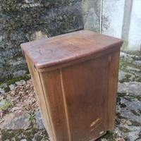 Macchina da cucire antica Singer con mobile