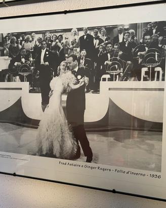 Fred Astaire e Ginger Rogers, con cornice