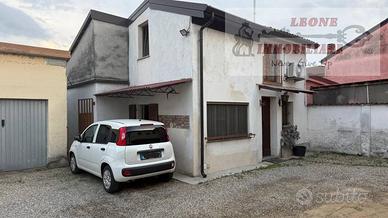 Villa di 50 m² con 2 locali a Albuzzano