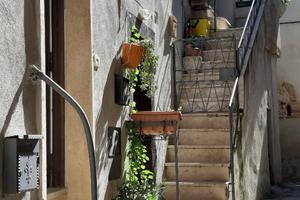 Appartamento con entrata indipendente a palombara