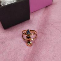 Anello geometrico dorato

