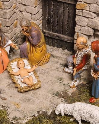 Presepe popolare artigianale con statuine