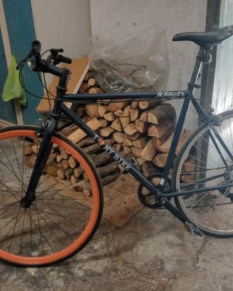 bici da strada scatto fisso modificata con cambio