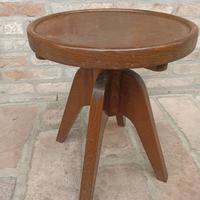 sgabello in legno vintage