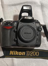 NIKON D200