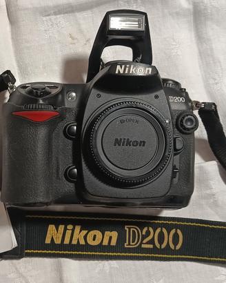 NIKON D200
