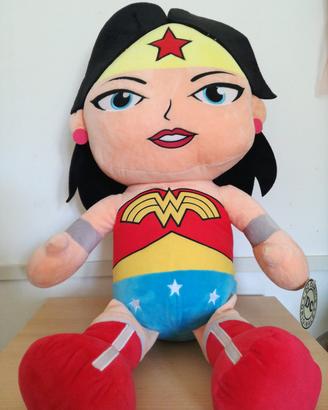 Wonder woman gigante